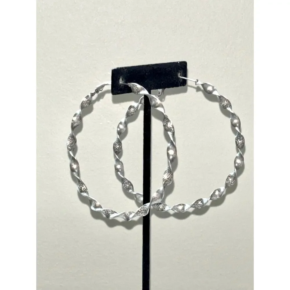 Vintage Silver Tone Twisted Hoop Earrings - Elegant and Stylish - Picture 3 of 5
